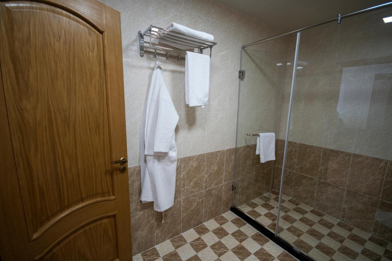 Hotel Shumon Dushanbe Exterior foto